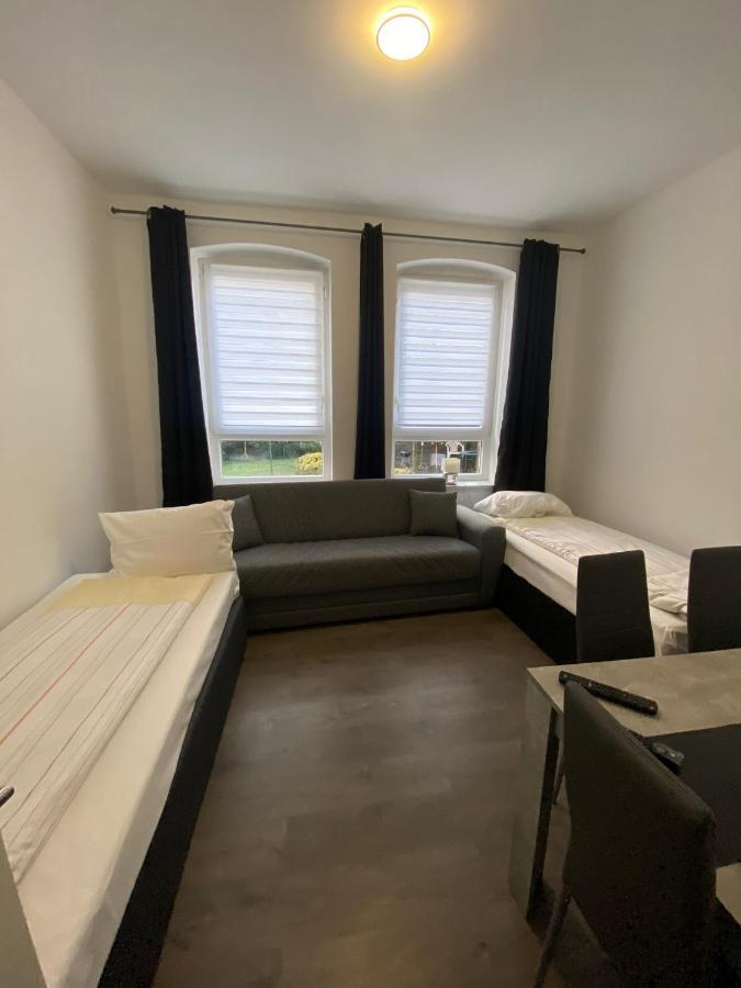 Modernes Apartment Mit 2 Schlafzimmern Und Privatparkplatz Nahe Innenstadt 新明斯特 外观 照片