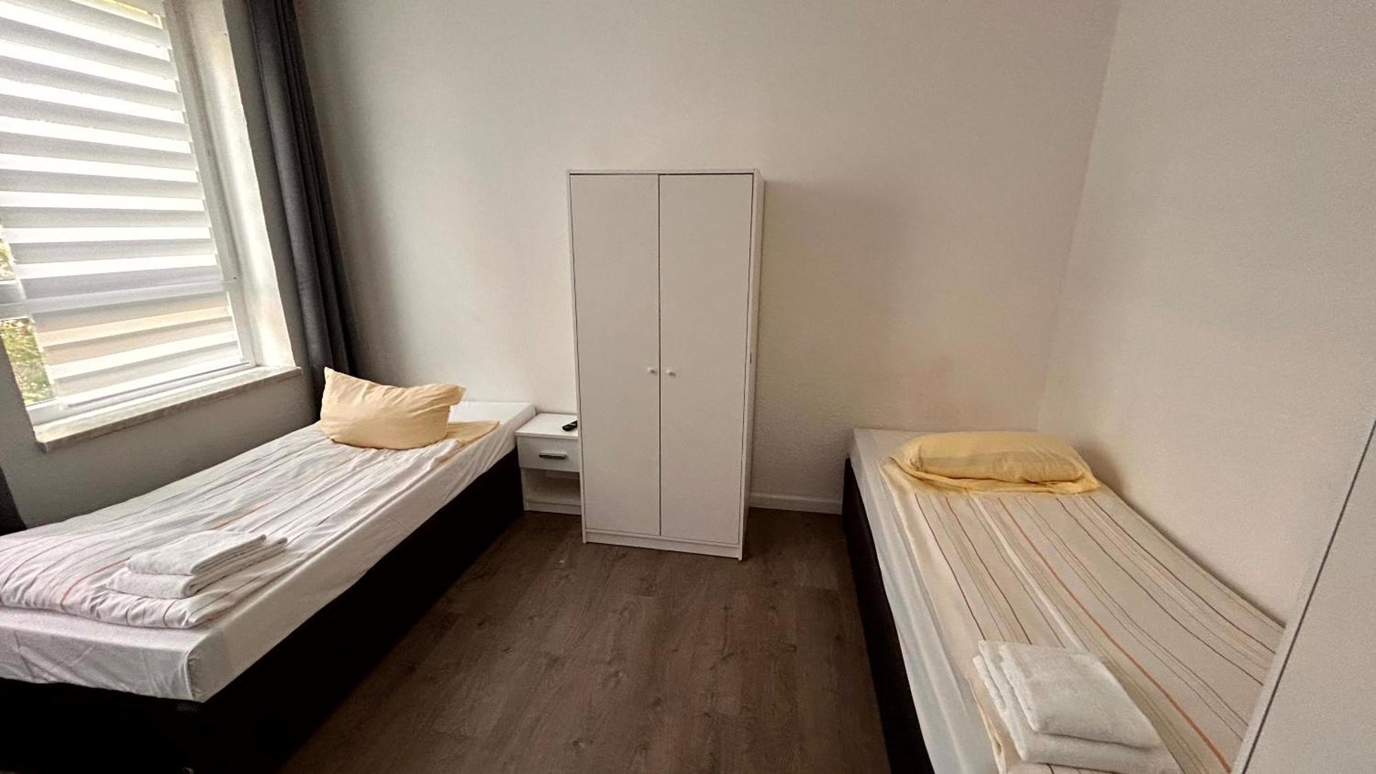 Modernes Apartment Mit 2 Schlafzimmern Und Privatparkplatz Nahe Innenstadt 新明斯特 外观 照片