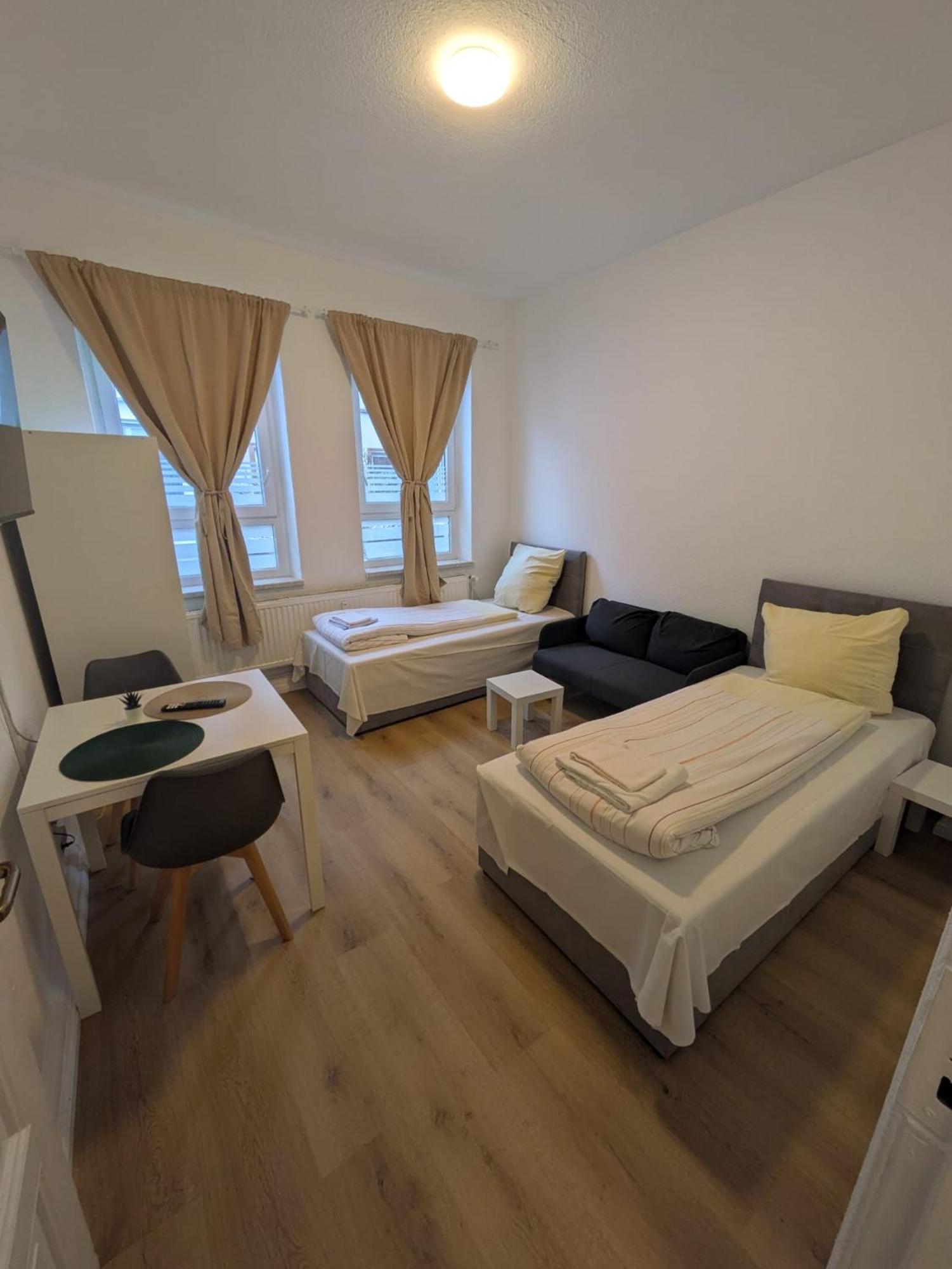 Modernes Apartment Mit 2 Schlafzimmern Und Privatparkplatz Nahe Innenstadt 新明斯特 外观 照片