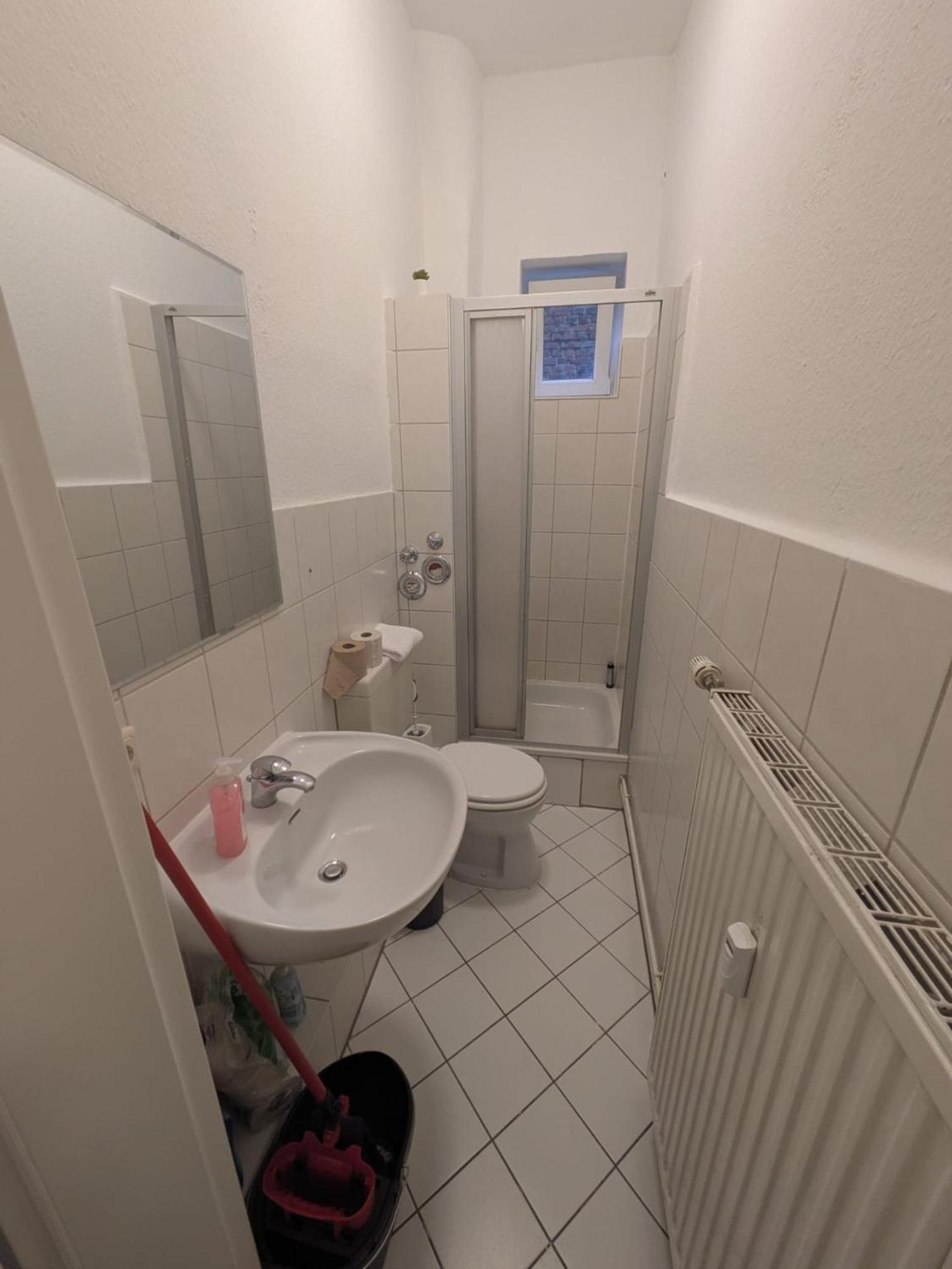 Modernes Apartment Mit 2 Schlafzimmern Und Privatparkplatz Nahe Innenstadt 新明斯特 外观 照片