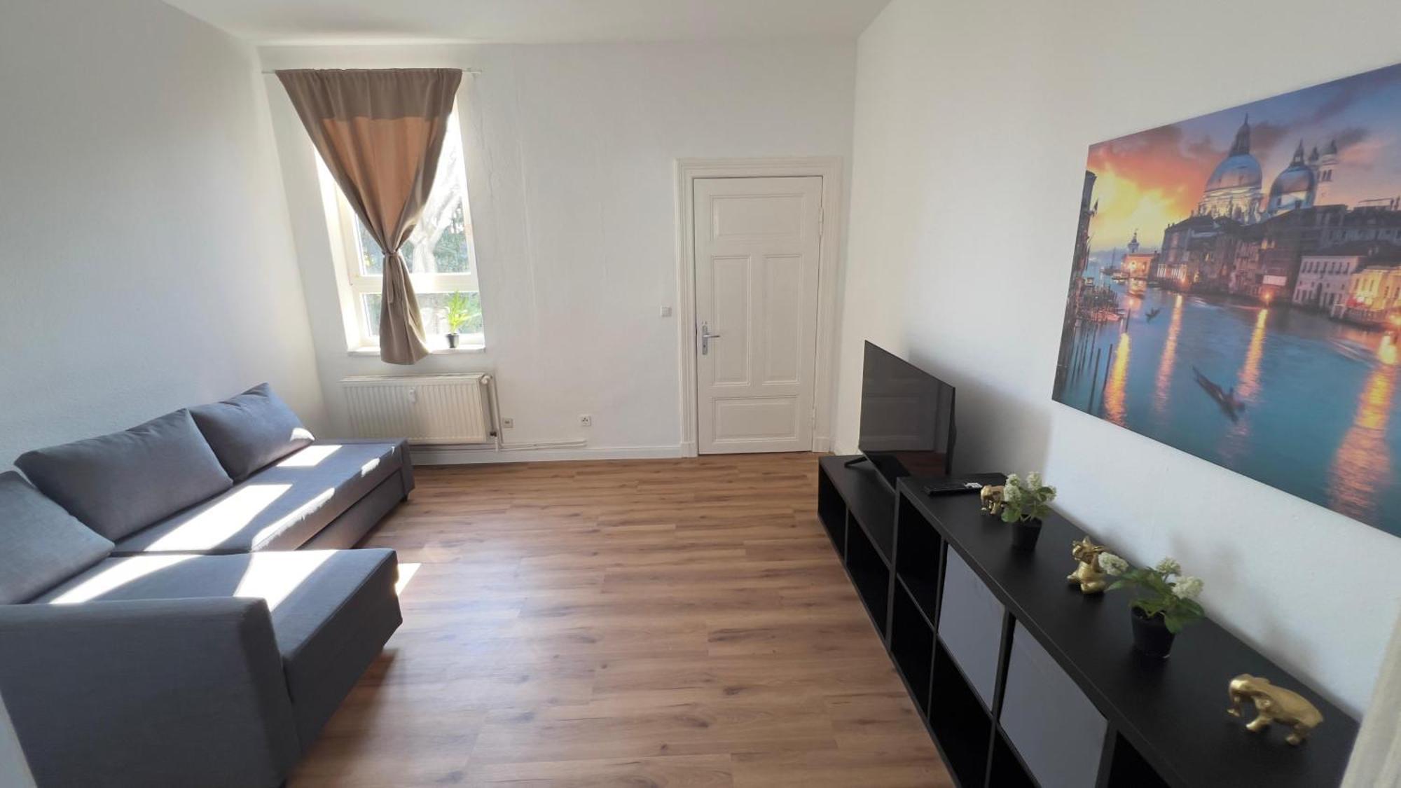 Modernes Apartment Mit 2 Schlafzimmern Und Privatparkplatz Nahe Innenstadt 新明斯特 外观 照片